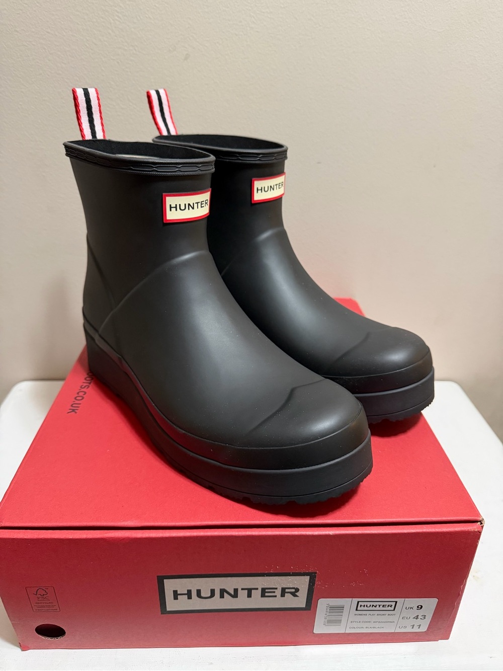 Hunter PLAY Short Rain Boots Women 11 Black NIB